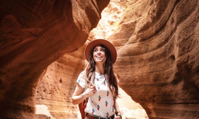 The Pros and Cons of Booking Flights on Kayak